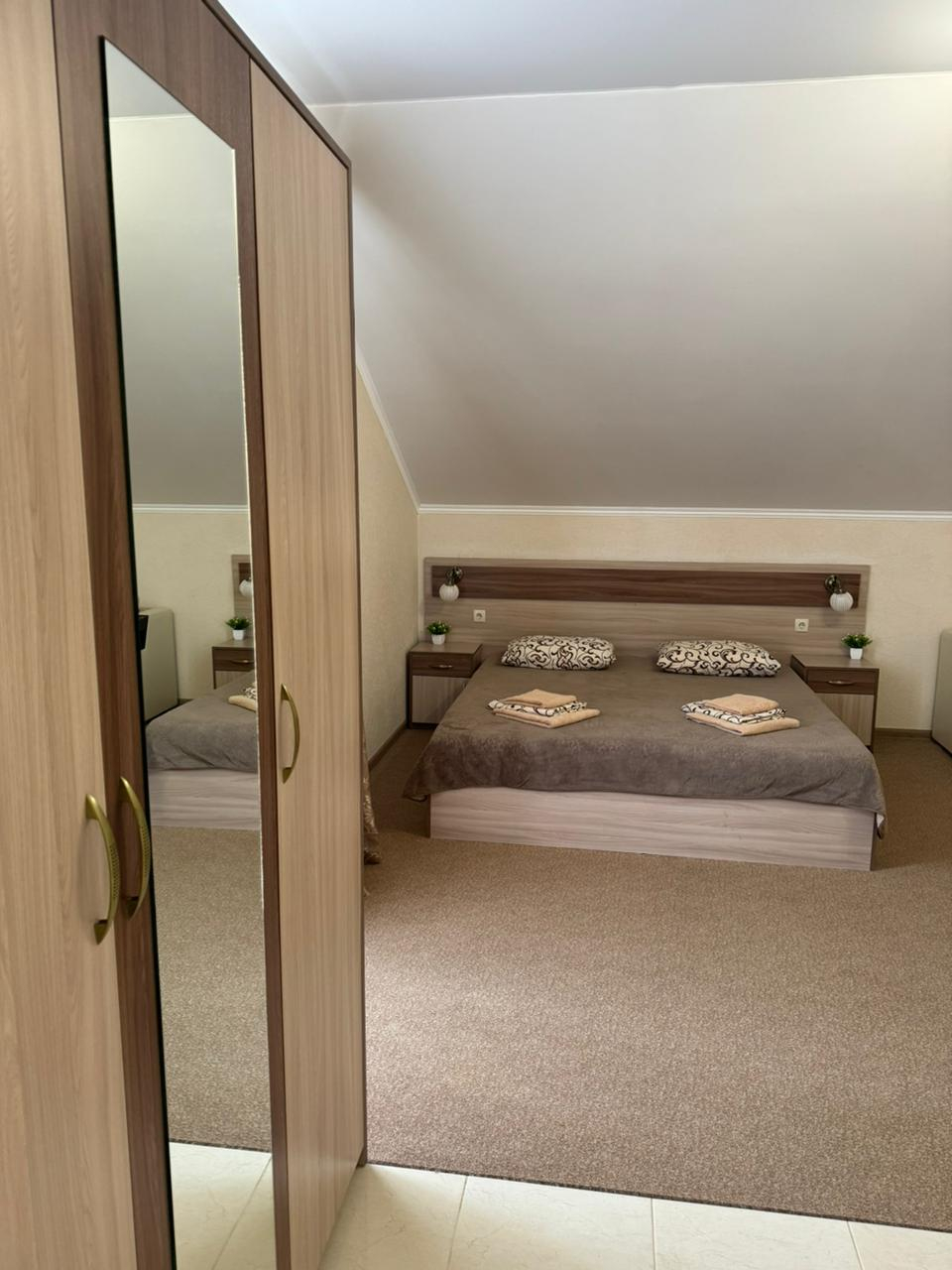 4-х местный улучшенный номер гостиница Версаль